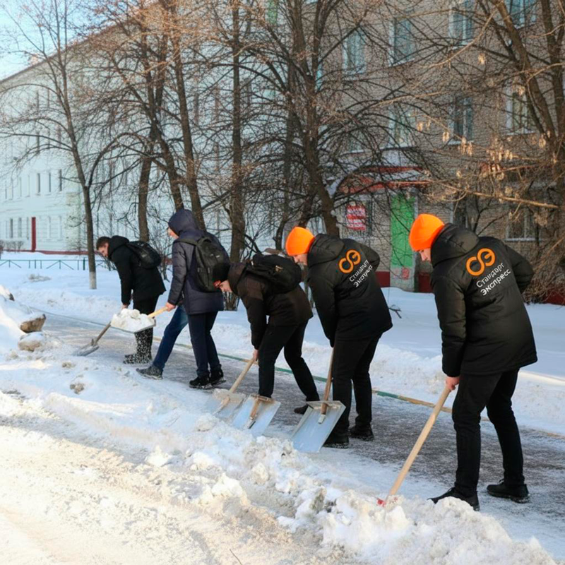 Уборка снега с крыш и территорий в Енисейске